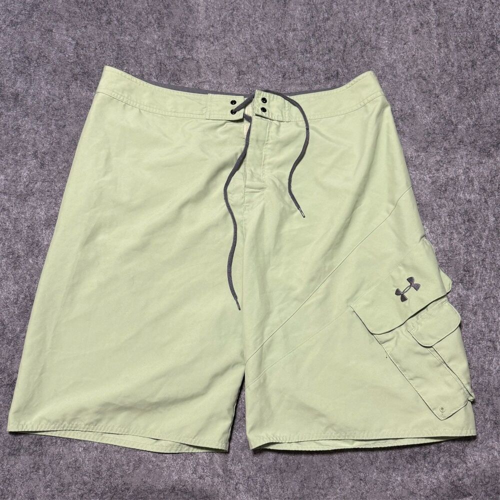 Under Armour Mens Cargo Shorts Size 36 Light Green Active Performance Loose Fit
